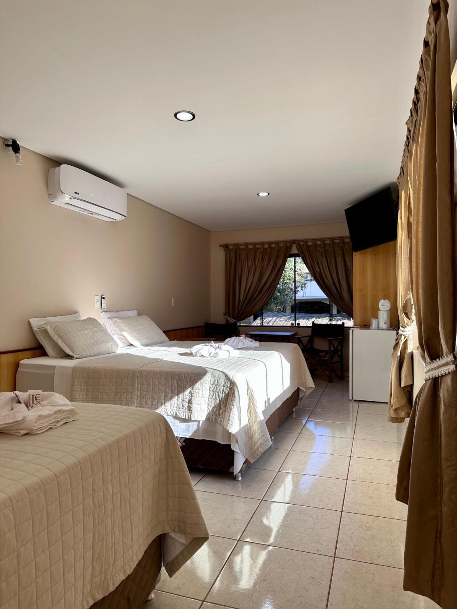 Parque Hotel Manantial Hohenau Eksteriør billede